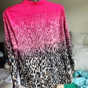 Women's brand new Calvin Klein blouse.Size small color fushisa muliti-color.
